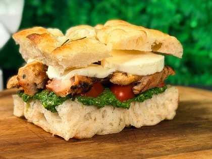 Kanapka z pesto - zdjęcie 1